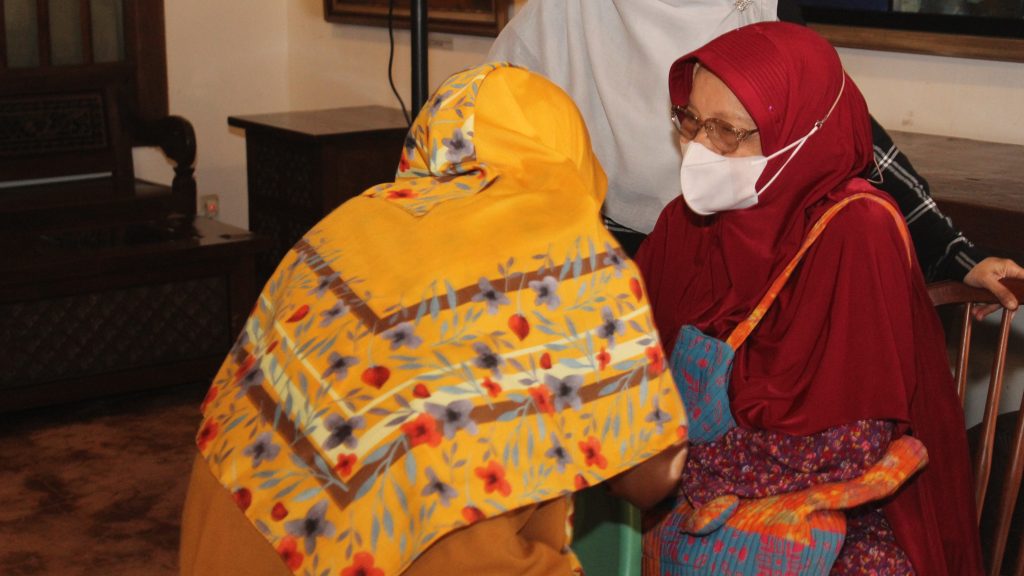 Chichi Sukardjo bersama Ibunda